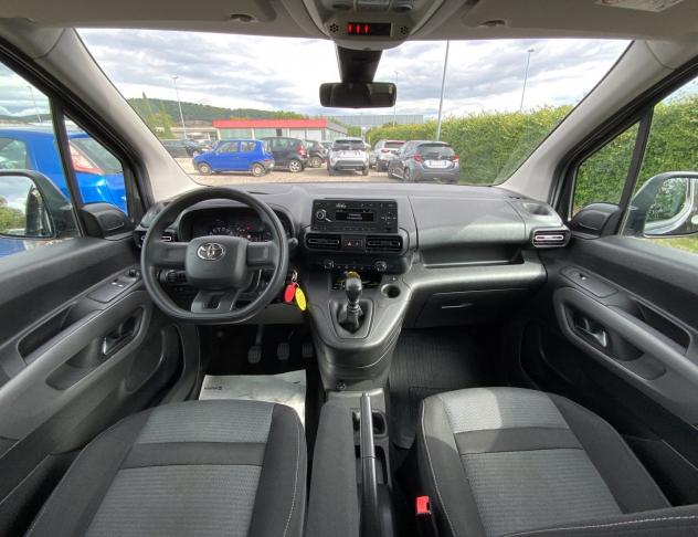 Toyota Proace City Verso 1.5D 130 CV S&S Short D Lounge - Foto 9