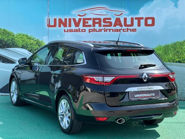 Renault Megane Sporter 1.5 dci 110cv EDC Intens 2018 - Foto 4