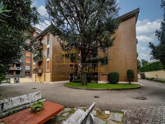 Ampio tre locali di 100 mq in elegante contesto con giardino condominiale - Foto 4