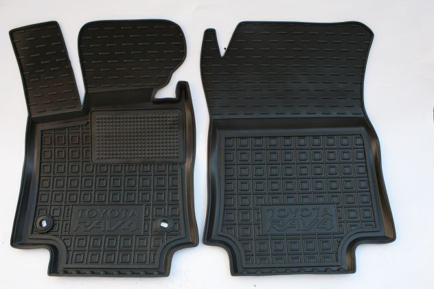 Set tappetini di gomma su misura per Toyota RAV4 (2019+) Hybrid