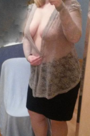 MariaCarmela: alta 165cm, 74kg, cerco uomo vicino Tel: