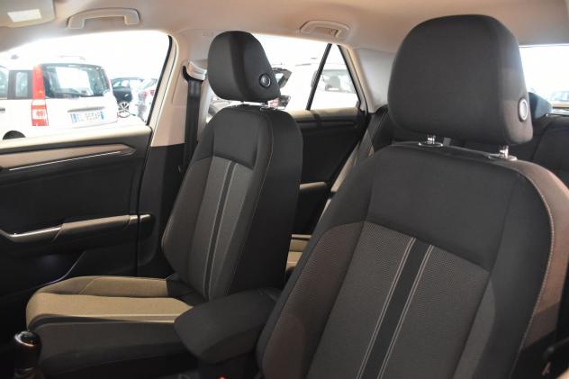 Volkswagen T-Roc 1.0 TSI Style 110CV - USATO CERTIFICATO - Foto 9