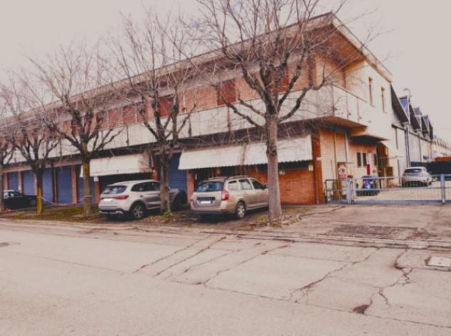 Immobile in asta di 413 m² con più di 5 locali in vendita a Modena - Foto 2