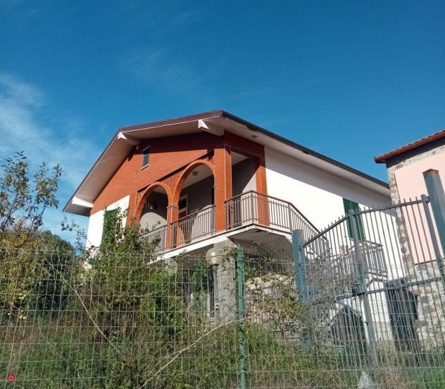 Casa Indipendente in Vendita in cembrano a Maissana