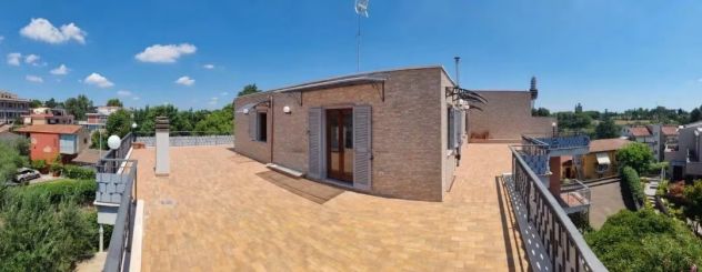 CASSIA BILOCALE ARREDATO CON TERRAZZO PERIMETRALE DI 150MQ - Foto 2