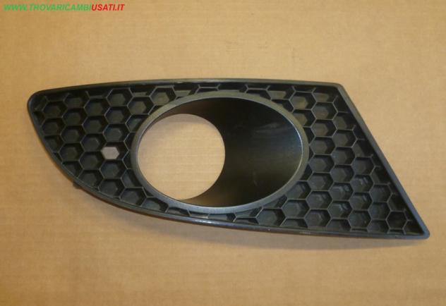SEDE PROIETTORE FENDINEBBIA D. 1P0853666A SEAT LEON (1P)  Carrozzeria  Lamierati esterni  Paraurti  Griglia di ven SEAT - LEON - 01-06-2005 - 01-12-20