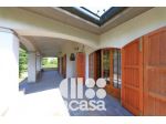 Villa con ampio giardino in zona silenziosa
