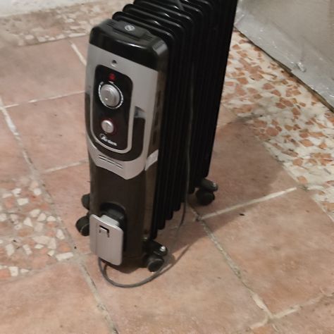 Calorifero elettrico nuovo.