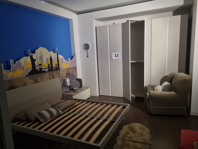 Stock mobili e arredamenti per la casa, ufficio
