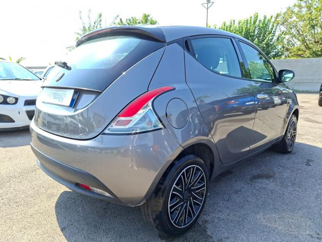 Lancia Ypsilon 1.0 FireFly 5 porte S&S Hybrid Gold - Foto 8