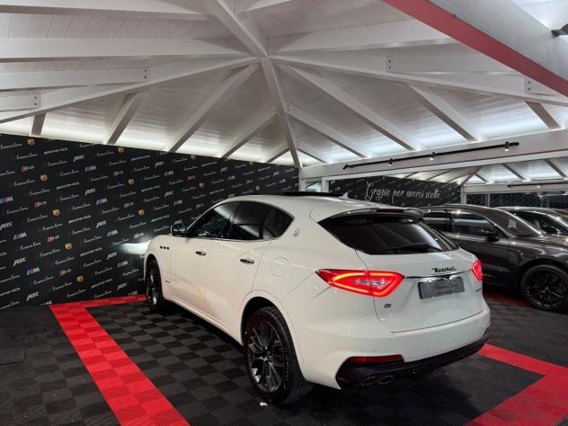 Maserati Levante V6 Diesel 275 CV Q4 Gransport - Foto 6
