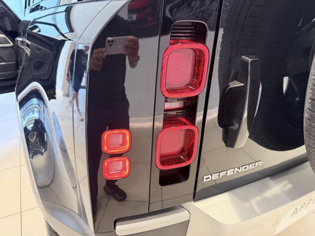 Land Rover Defender 3.0D I6 200 110 SE AWD auto. - Foto 9