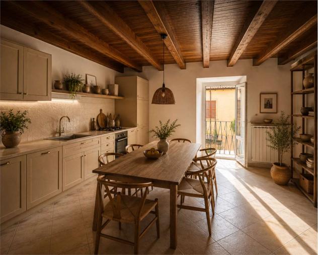 V001012 - AGRA vendiamo CASA INDIPENDENTE di charme nel borgo storico