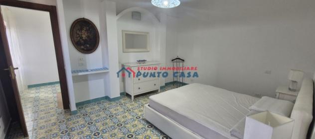 Sant’Andrea – Casa indipendente arredata su due elevazioni + terrazzo panoramico – 160 mq ca. – ampio 3 vani + acc. + terrazzino. Ottime condizioni. E - Foto 7