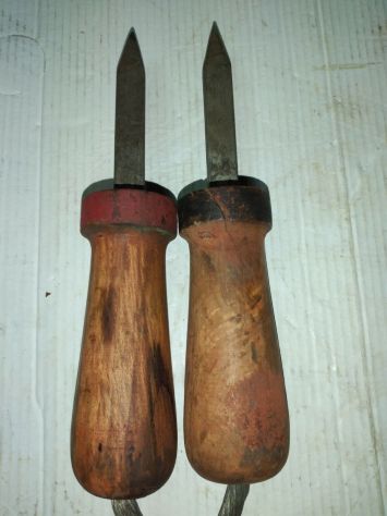 MANIPOLI IN LEGNO DA ELETTRICISTI PRIMI 900