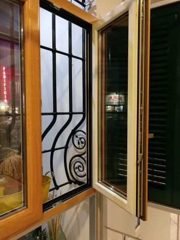 Serramenti da esposizione - Foto 4