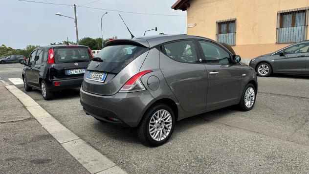 Lancia Ypsilon 1.2 69 CV 5 porte GPL Ecochic Gold - Foto 3