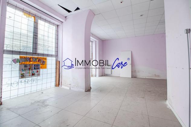 locale commerciale in vendita a Livorno in zona Centro Città