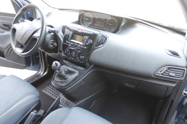 Lancia Ypsilon 1.0 FireFly 5 porte S&S Hybrid Silver - Foto 10