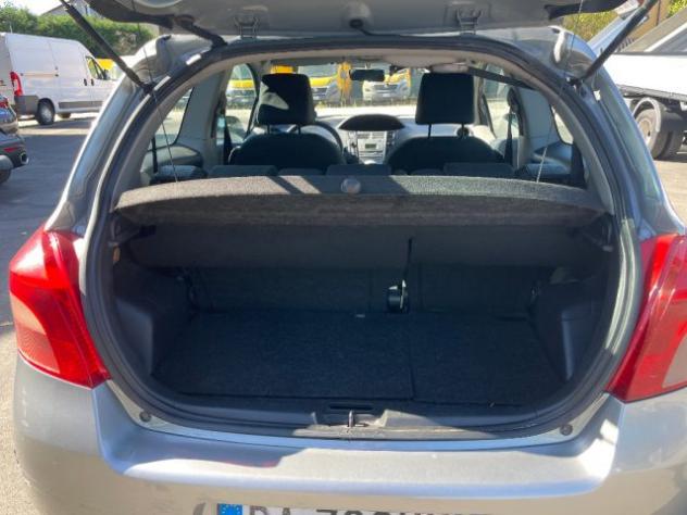 TOYOTA Yaris Verso 1.3i 16V cat Luna '03 rif. 24146070 - Foto 5