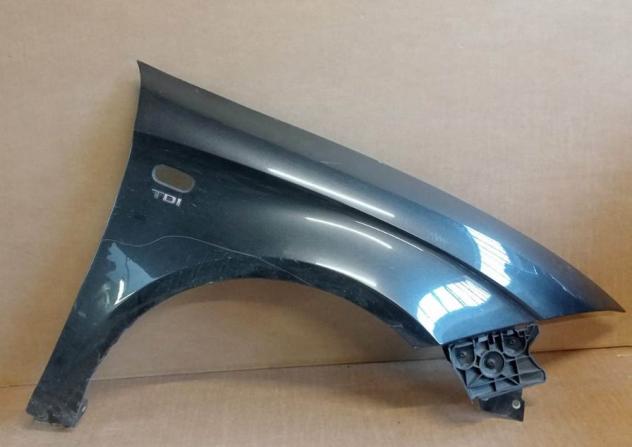PARAFANGO ANT. DX. GRIGIO MEDIO MET 999-U1305154 Carrozzeria  Lamierati esterni  Fiancate  Parafango ant. SEAT - LEON - 01-01-2013 -, SEAT - LEON ST -