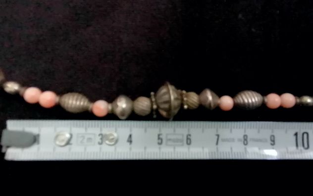 ANTICA RAFFINATA COLLANA ETNICA IN CORALLO ROSA E ELEMENTI DECORATIVI IN ARGENTO - Foto 10