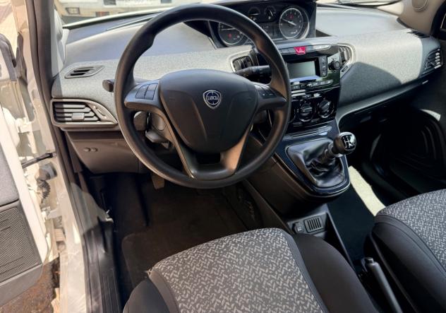 Lancia Ypsilon 1.0 FireFly 5 porte S&S Hybrid Ecochic Silver - Foto 6
