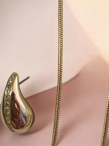 Set Collana + Orecchini dorati con brillanti incastonati - Foto 4