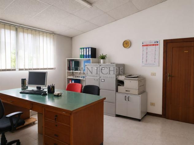 Magazzino con uffici e ampio piazzale esclusivo - Zona Artigianale - Foto 4