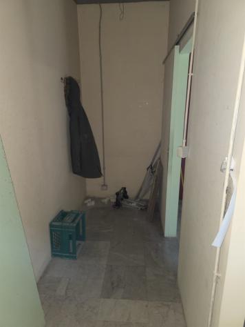 Negozio con tre vetrine, retro, bagno, cantina e box auto - Foto 12
