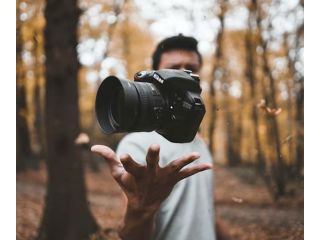Vuoi un’estate diversa? Candidati come fotografo nei villaggi turistici