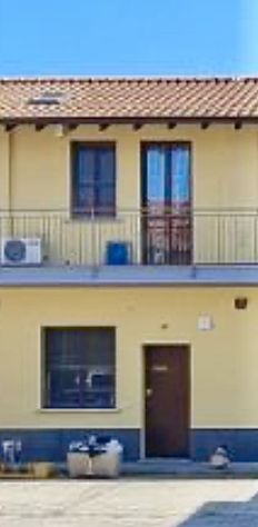 Appartamento di 3 LOCALI su 2 livelli in cascina vicino Carugate (MI)