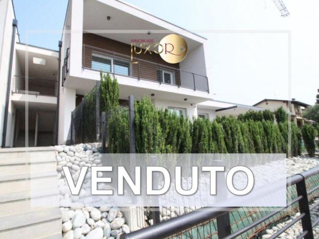 Appartamento 3 locali con terrazzo a Casatenovo