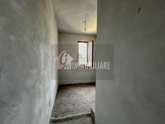Versatilità e spazio nel cuore del paese - Foto 17