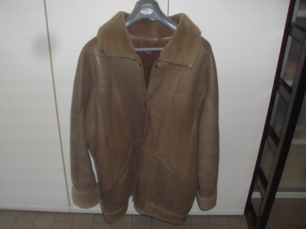 "Montone" sintetico "taupe" donna large buone condizioni. No brand.