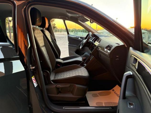 VOLKSWAGEN Tiguan 2.0 TDI 150 CV SCR DSG Life rif. 23947221 - Foto 9