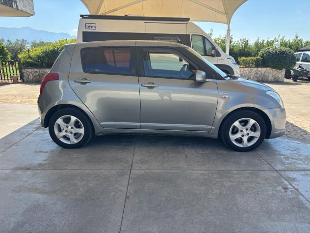 Suzuki Swift 1.3 DDiS 5p. - 2006 - Foto 4