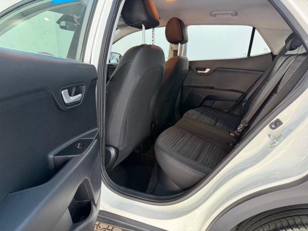 Kia Stonic 1.0 T-GDi 100 CV MHEV iMT GT Line - Foto 10