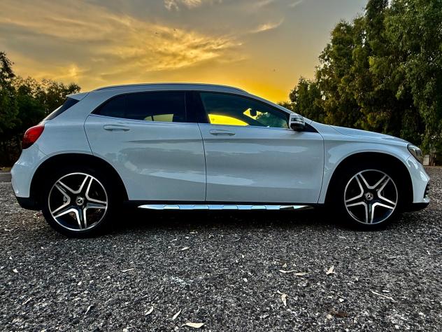 MERCEDES- BENZ GLA 200 D AMG PREMIUM - Foto 10