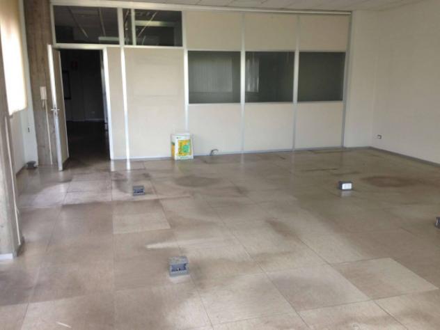 Immobile di 800 m² con più di 5 locali in affitto a Andezeno - Foto 8