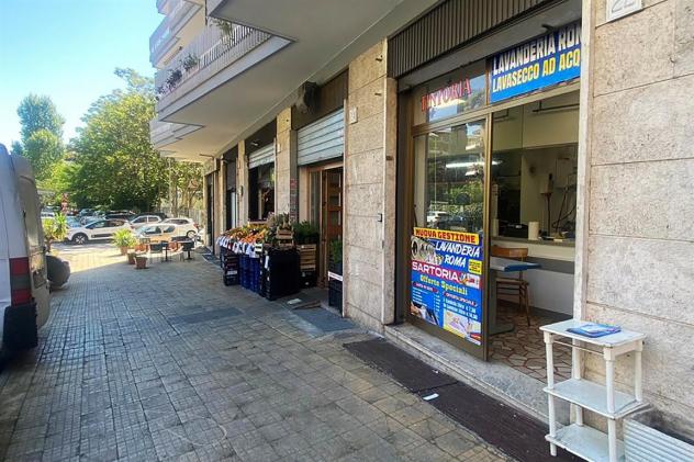 Bellissimo Negozio su 2 Livelli - Foto 10
