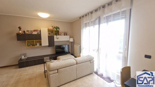 Bilocale con terrazzo e box - Foto 3