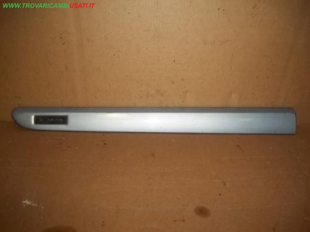 MODANATURA PORTA ANT.S.(da verniciare) AZZURRO CITROEN XSARA (N7) 5p / Break / Coupe' Carrozzeria Lamierati esterni Porte Modanatura adesiv CITROE
