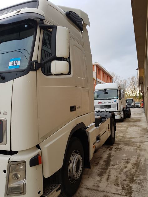 Autocarro USATO VOLVO FH460 E3 - Foto 2