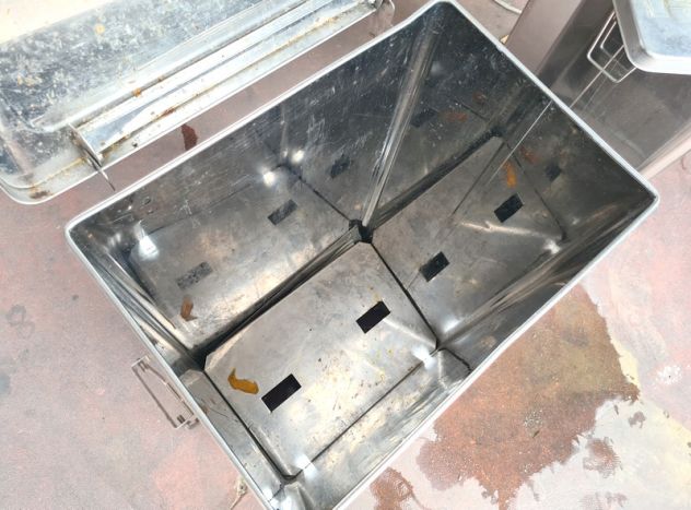 2 pattumiere a pedale in inox usate - Foto 6