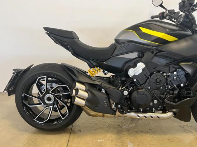 DUCATI Diavel V4 DARK STEALTH YELLOW 2026 rif. 23996171 - Foto 6