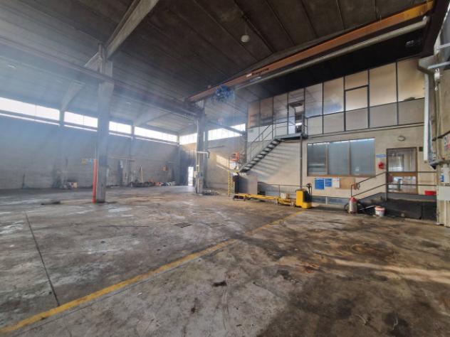 Immobile di 2400 m² con più di 5 locali in vendita a Pero - Foto 16