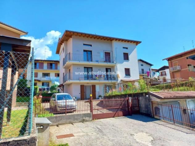 Appartamento di 120 m² con 4 locali e box auto in vendita a Parre