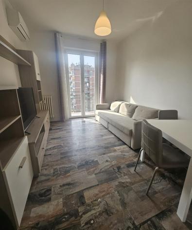Elegante Bilocale Ristrutturato con Balcone in Via delle Primule 3, Milano - Foto 13