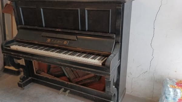 Pianoforte non funzionante per ambientazioni - Foto 3